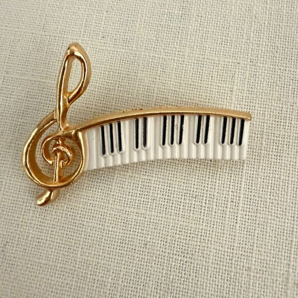 Jewelry - Gold Tone Piano Keyboard Treble Clef Music Pin Brooch
